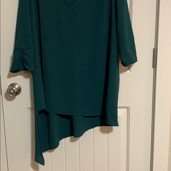 le chateau tunic. Dark green. High low. Plus size - Picture 3 of 8